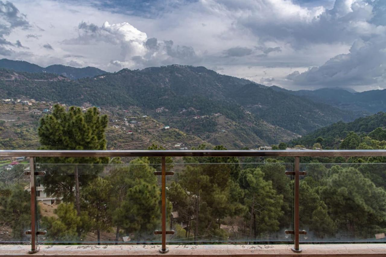 The Western Heights I Serviced Apartments I Pvt Balcony I Lift I Peacefull Area I Family Accomodation I Kasauli I By Exotic Stays Exterior photo