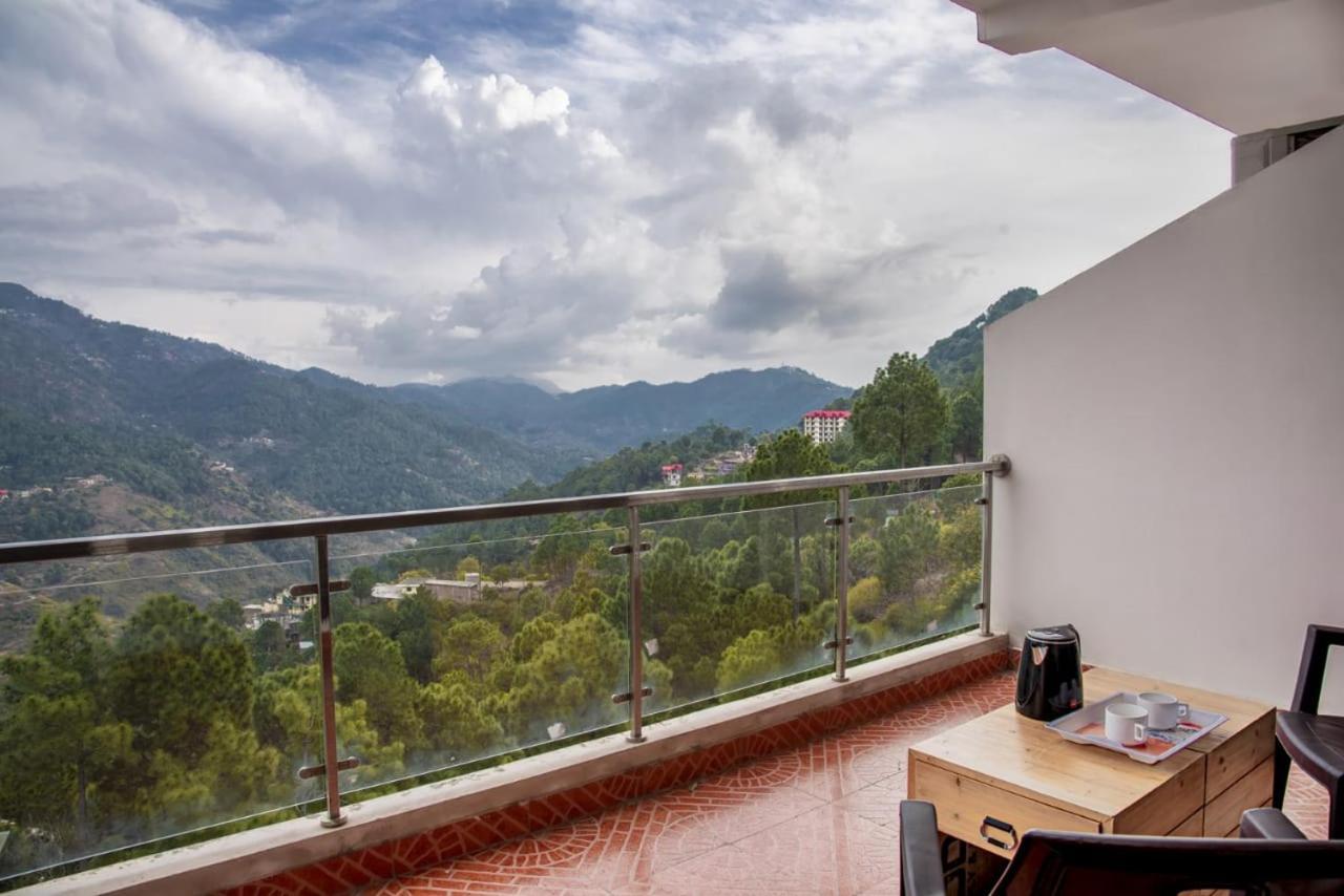 The Western Heights I Serviced Apartments I Pvt Balcony I Lift I Peacefull Area I Family Accomodation I Kasauli I By Exotic Stays Exterior photo