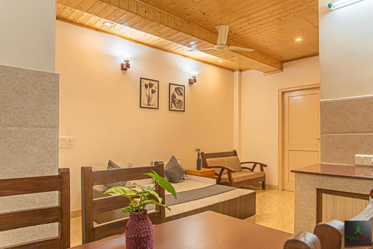 The Western Heights I Serviced Apartments I Pvt Balcony I Lift I Peacefull Area I Family Accomodation I Kasauli I By Exotic Stays Exterior photo