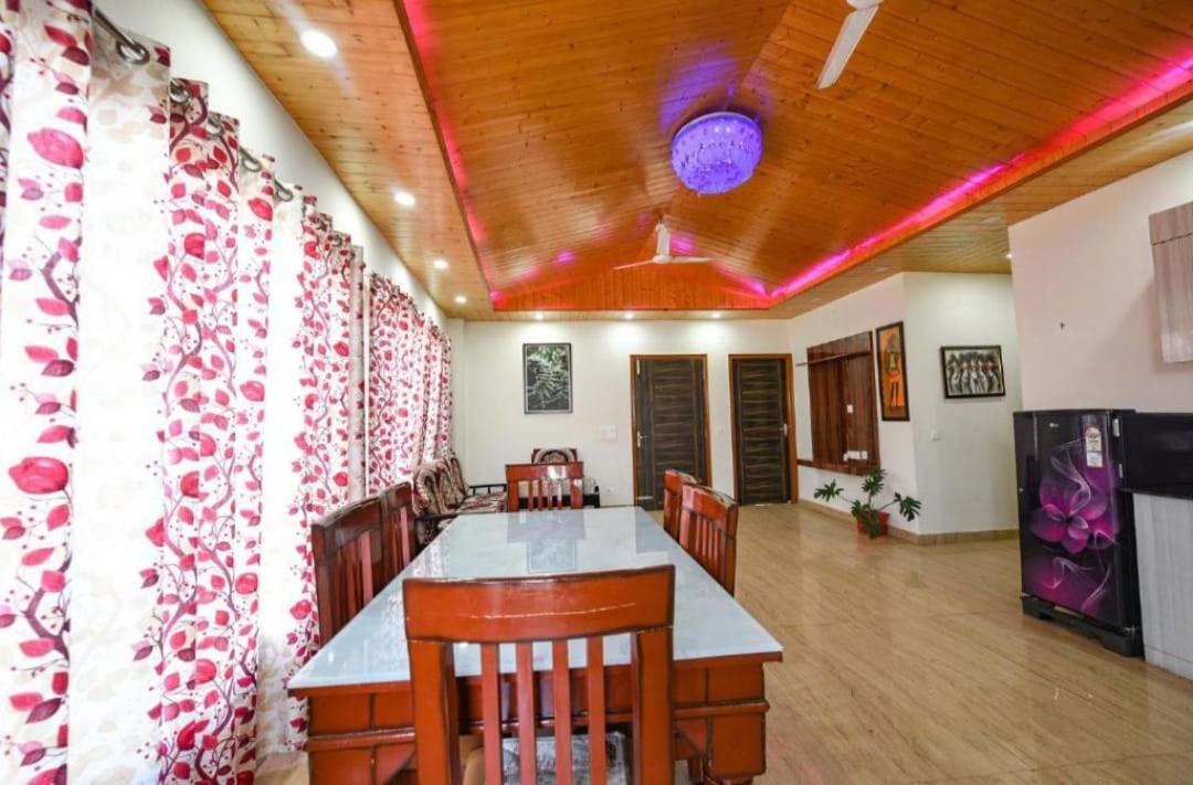 The Western Heights I Serviced Apartments I Pvt Balcony I Lift I Peacefull Area I Family Accomodation I Kasauli I By Exotic Stays Exterior photo