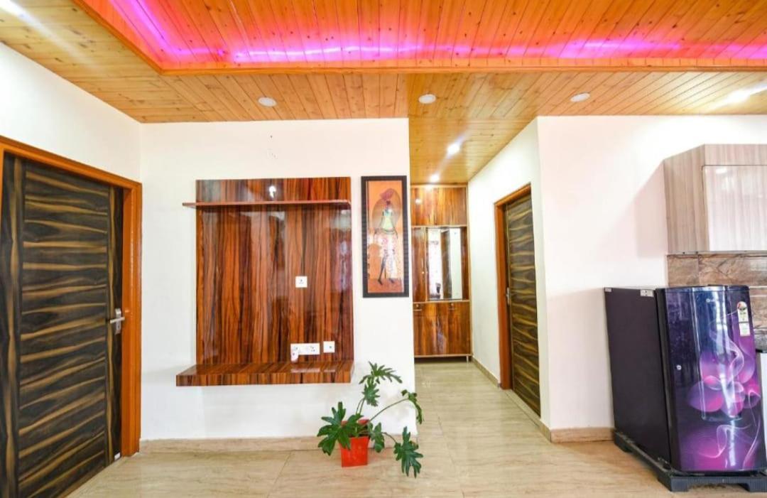 The Western Heights I Serviced Apartments I Pvt Balcony I Lift I Peacefull Area I Family Accomodation I Kasauli I By Exotic Stays Exterior photo