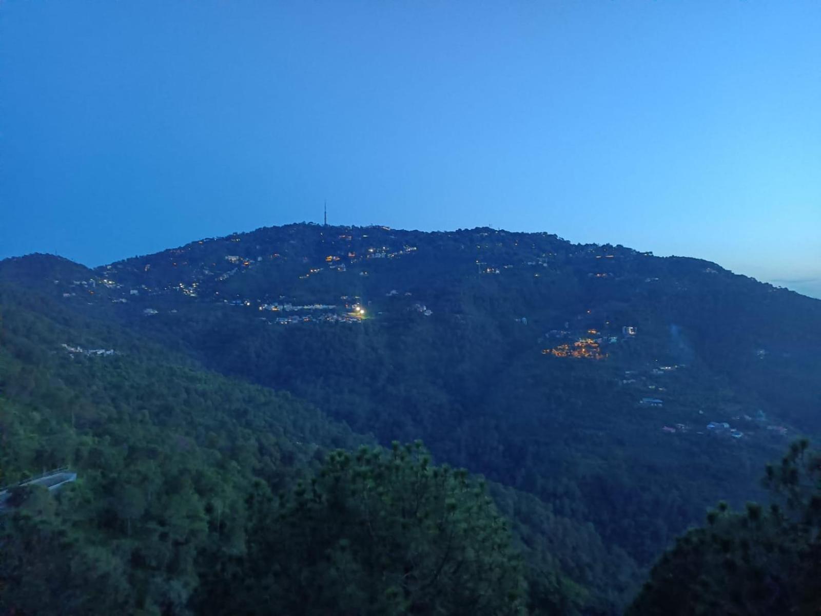 The Western Heights I Serviced Apartments I Pvt Balcony I Lift I Peacefull Area I Family Accomodation I Kasauli I By Exotic Stays Exterior photo